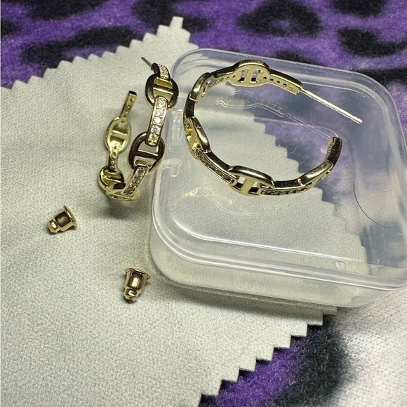 NEW 14K Gold Plated and Simulated Diamond Pig Nose Buckle Hoop Earrings - Picture 3 of 5